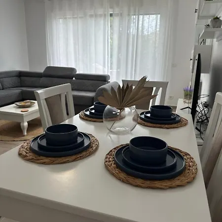 Valamar Luxury شقة